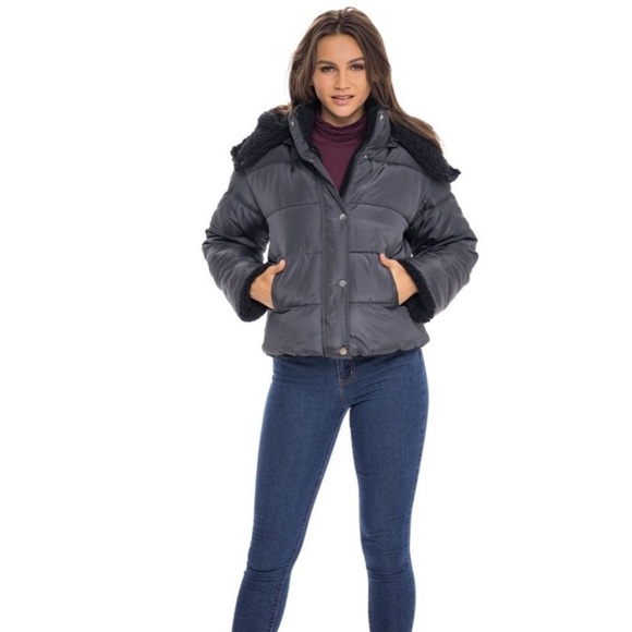 Sebby Collection Women's Puffer Jacket
Reversible Cozy Faux Fur Hood
Graphite - Picture 7 of 10
